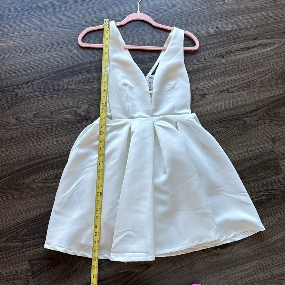 FOREVER 21 Cream Plunge Mini Dress, Small - Picture 8 of 8